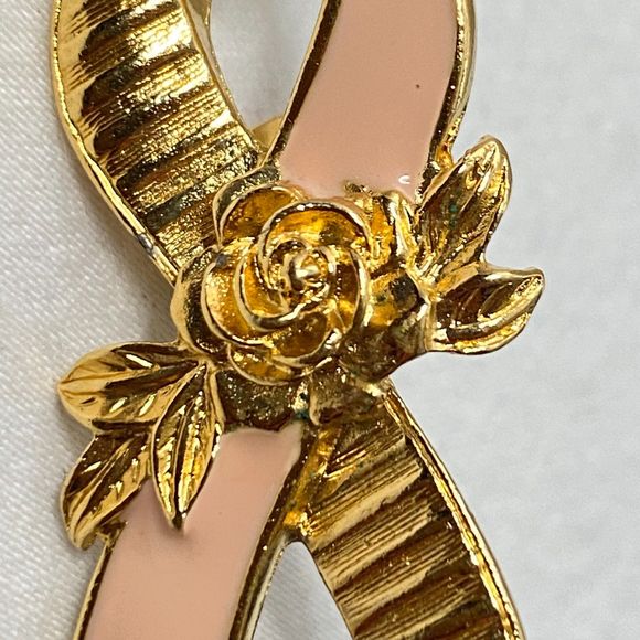 Avon Pin Breast Cancer Awareness Pink Ribbon And Gold Tone Rose - Picture 4 of 8